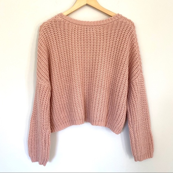 SOLD Francesca’s Blush Crop Cable Knit Sweater - Picture 3 of 8